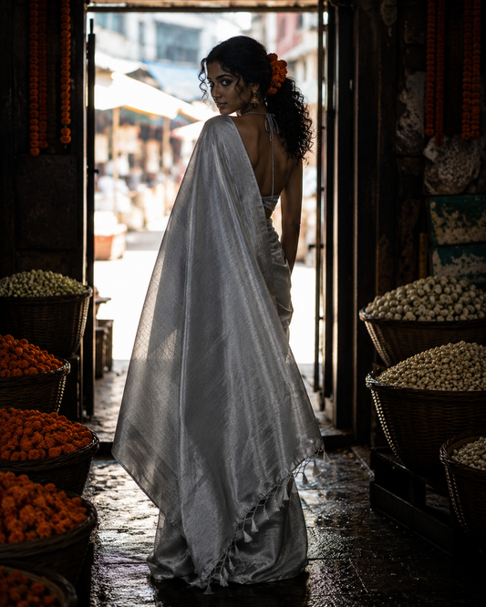 Chaand Chrome – Silver Handloom Tissue Linen Saree with Zari Pallu