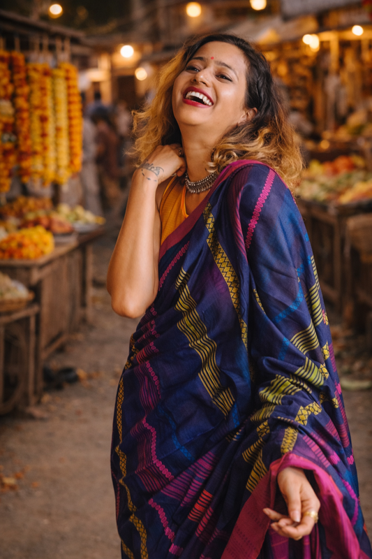 Jheel – Navy blue Bhujodi Handwoven Cotton Saree