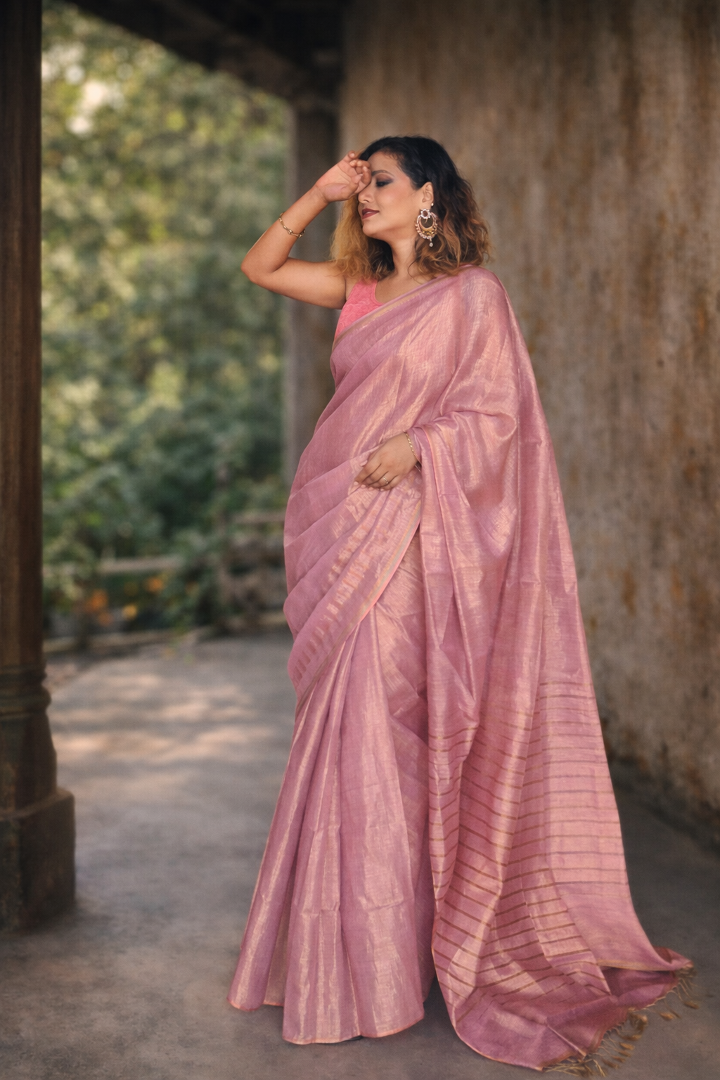 Rosé Ishq Saree pallu detail – RongSuta handloom tissue silk